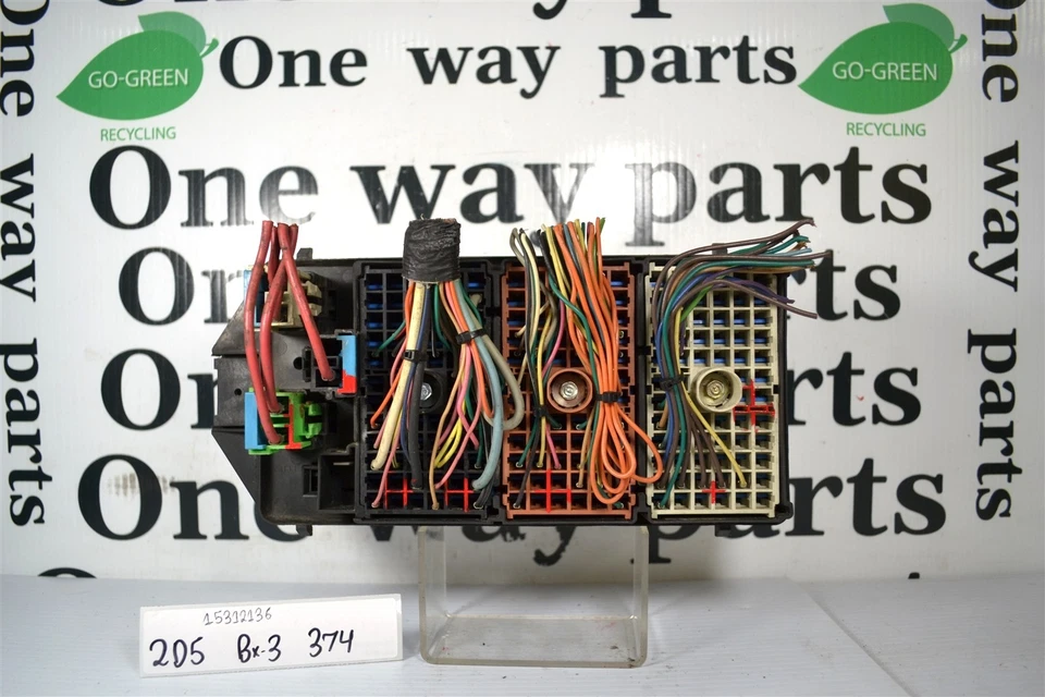 15312136 Pontiac Montana 1999 caja de fusibles CAJA DE FUSIBLES módulo de unidad de relé OEM 2D5 374 B3 Foto 2 de 4