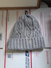 The North Face Knit Cuff Pom Beanie Winter Hat Womens Gray One Size T6 815