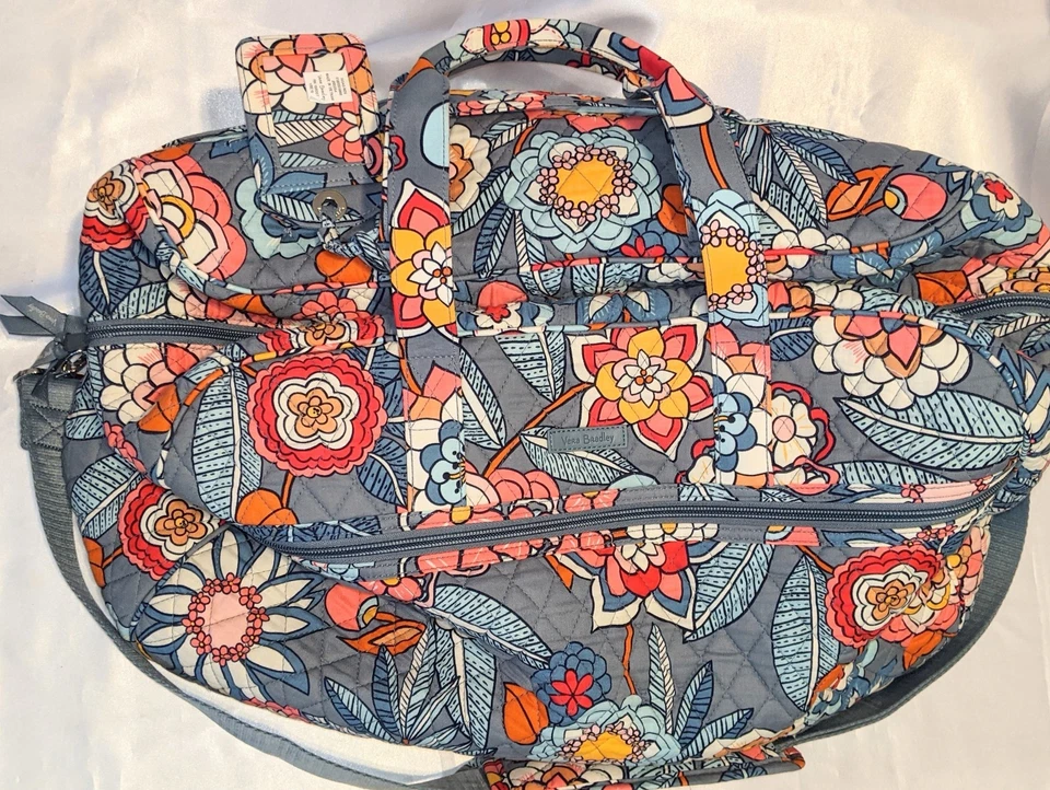 Authentic Vera Bradley Grand Traveler Bag Carry-on Tropical Evening Floral EUC - Image 2 of 4