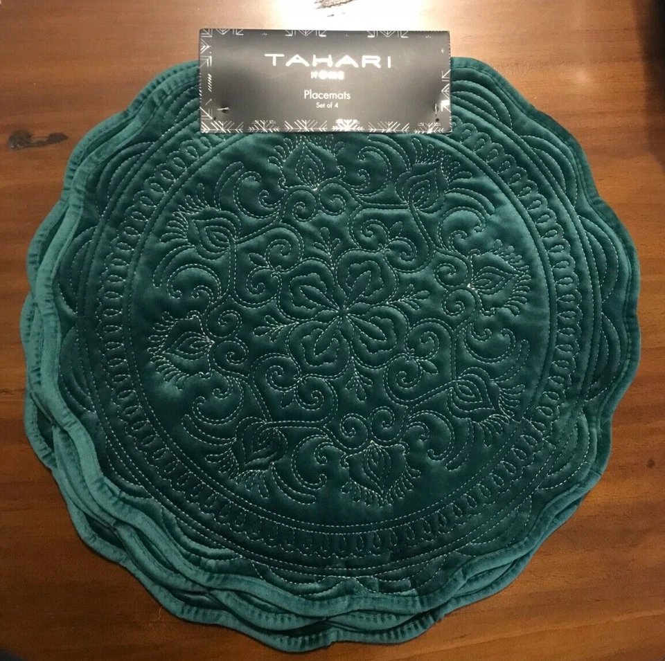 NEW TAHARI Home Placemats ROUND VELVET GREEN Set of 4 ~ THANKSGIVING ~ HOLIDAY ~