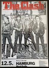 the CLASH Autographs JONES & SiMONON 100% Ori...