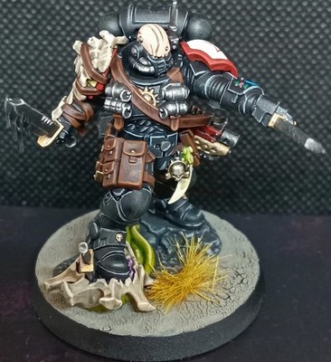 Warhammer 40K Black Templars Sergeant in Phobos Rüstung Pro Painted