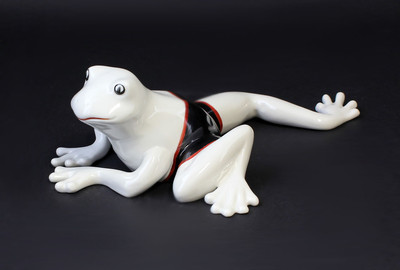 9942349 Sexy Porcelain Frog Fridolin Hannemann Design Wagner&apel 8 5/16x5