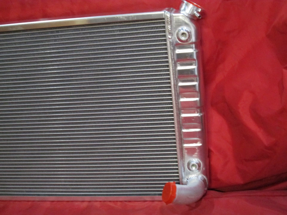 Bonneville Catalina GP Aluminum Radiator Pontiac 389/400/42/428 Automatic Foto 3 de 4
