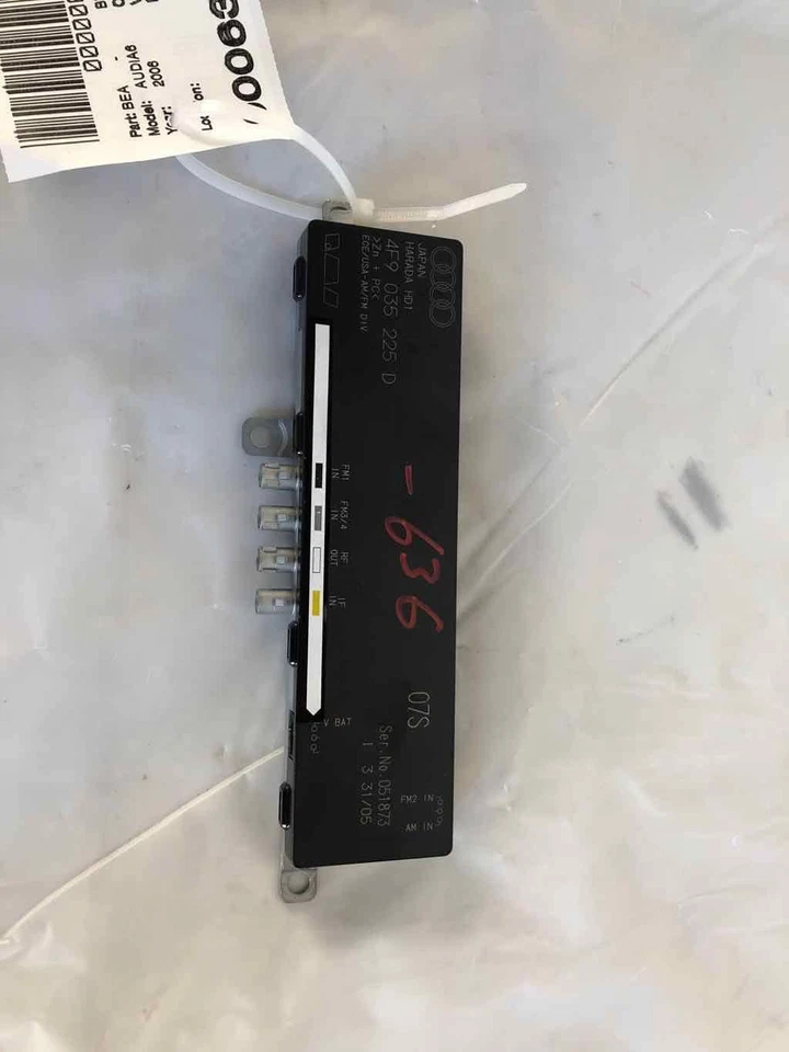 Amplificador de señal de radio antena AUDI A6 AVANT QUATTRO 2006 4F9035225D fabricante de equipos originales Foto 2 de 4