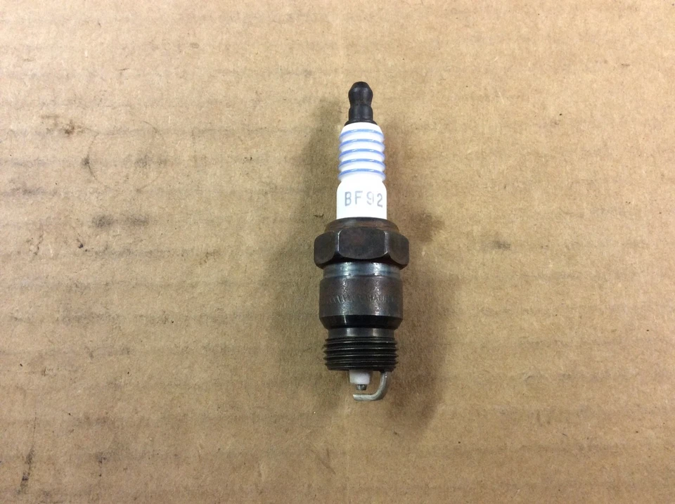 Nueva bujía Ford Motorcraft BF92 de fábrica OEM Foto 4 de 4