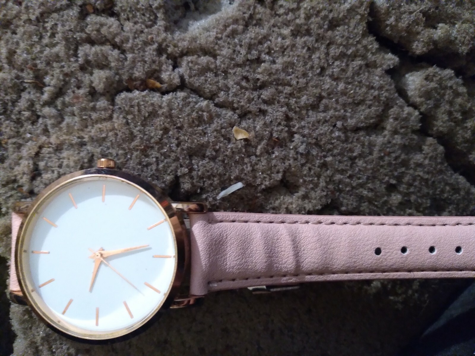 Elegant ladies fashion bracelet wristwatch for women  -image