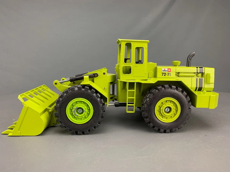 1:40 Diecast Gescha #2410 GM TEREX 72-71 Wheel Loader, Green w/Box D0866 LZ - Image 2 of 4