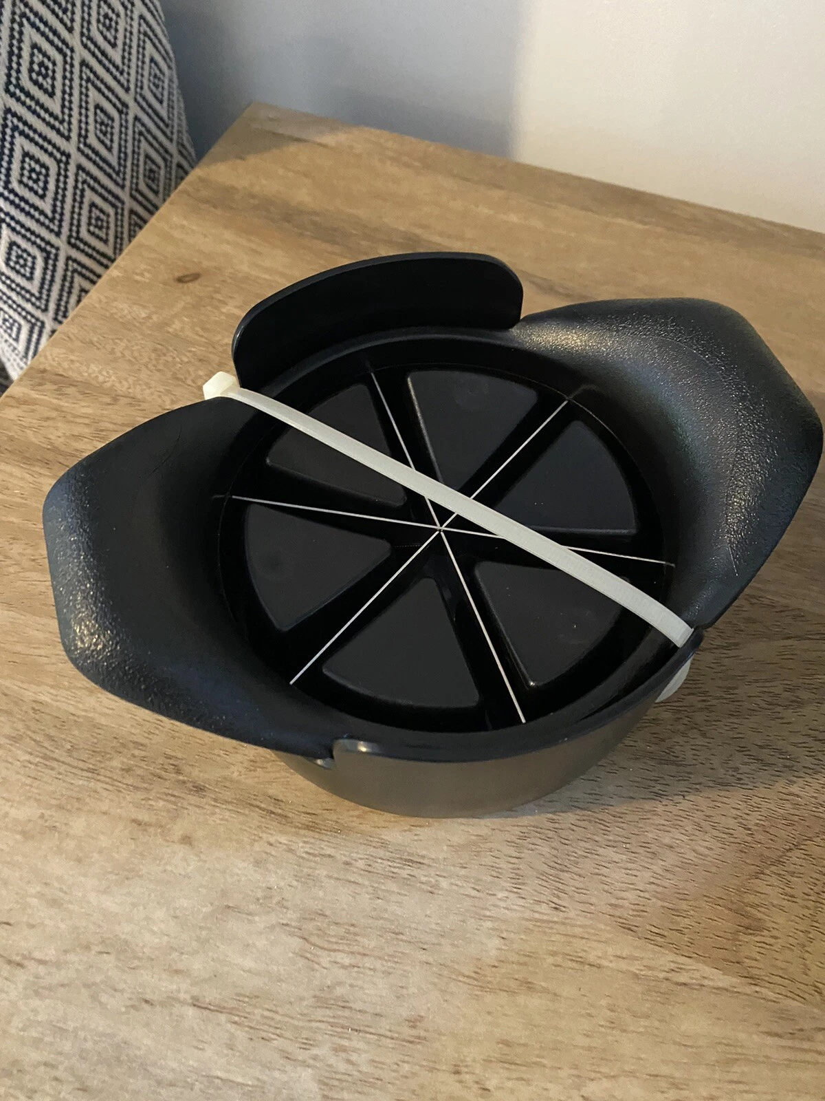 The Pampered Chef - Veggie Wedger - Apple Fruit Potato Slicer
Opens in a new window or tab