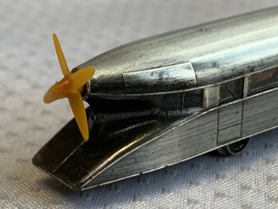Zeppelin Scale Marklin Mini-Club Z Scale Model Train in Box #8876 Silver Rail Zeppelin ...