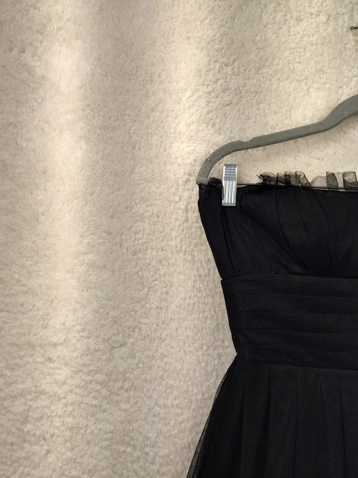 Vestido Vera Wang para mujer 6 negro 100 % acetato fuera del hombro calce acampanado volantes mini Foto 2 de 4