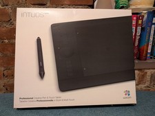 Wacom PTH651 Intuos Pro Pen and Touch Tablet - Black
