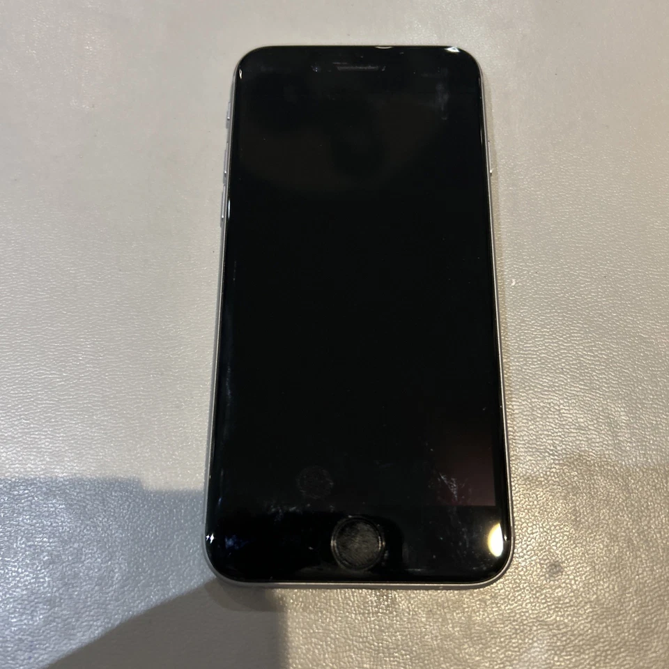 Apple iPhone 6 Space Grey A1586 Touchscreen Smartphone 32GB - 94% Battery Life - Image 2 of 4