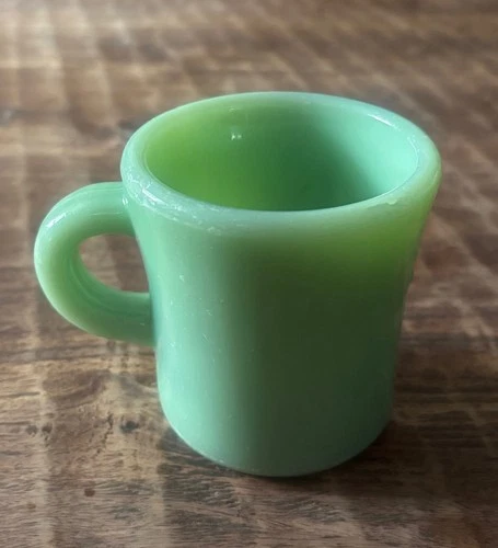 Vintage Jadeite Fire King C Handle Mug Imperfect Chipped Jadite : Auction 🏷️