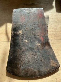 VINTAGE RED BECON 461 GERMANY AXE HEAD