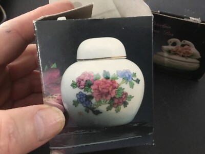 Pair of Porcelain Keepsake Items Jar and Swan Dish 