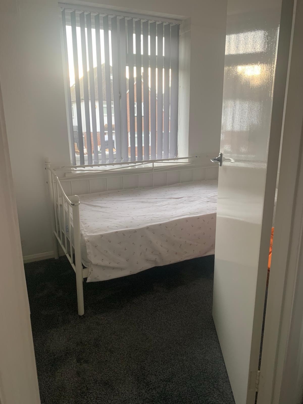 Single Room To Let 