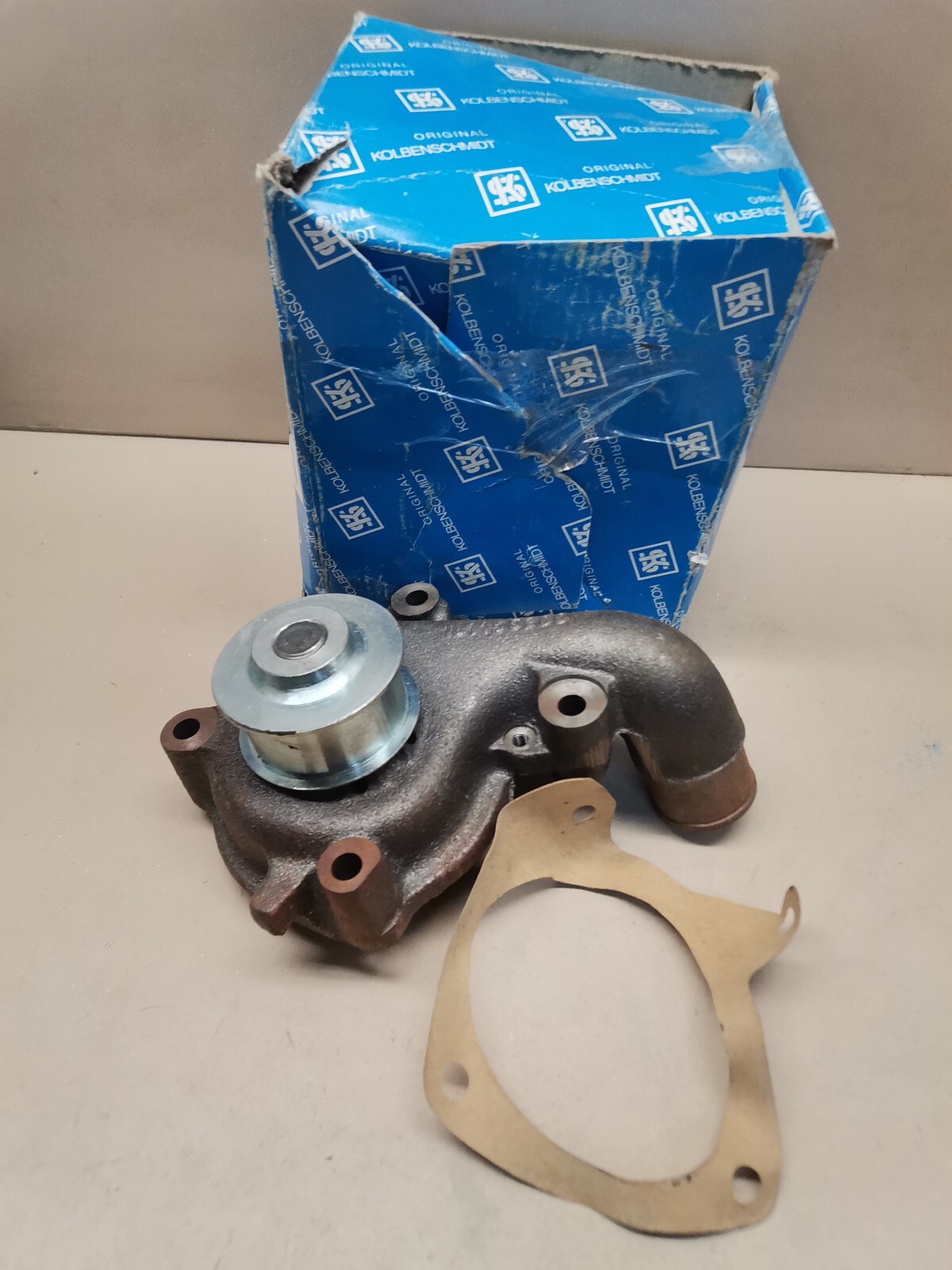 Pompe à eau Ford Fiesta Escort Orion Mazda 121 moteur 1.8 Diesel 89-03