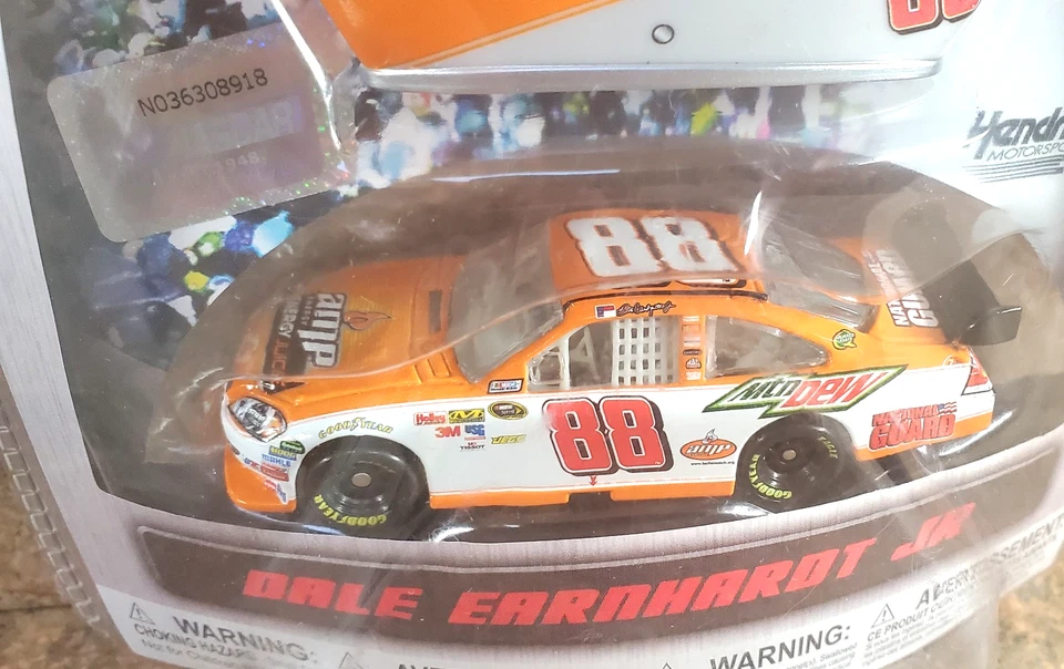 Coche diecast Dale Earnhardt Jr. #88 Amp Energy 2010 Chevy Impala 1:64 NASCAR Foto 3 de 4
