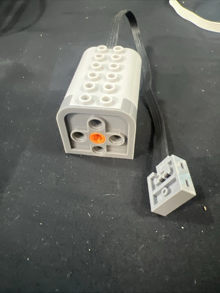 2 LEGO Power Functions E-Motor 9V With Gear Reduction Ratio 9.5 : 1 W9670-1, New - Image 2 of 4