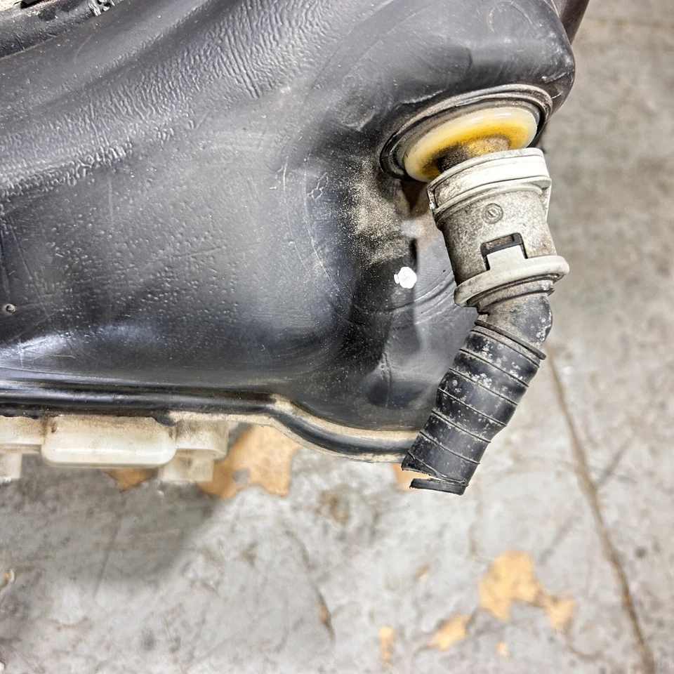 BMW 430I 2017-2020 AWD 2,0 L tanque de combustible conjunto de depósito OEM Foto 3 de 4