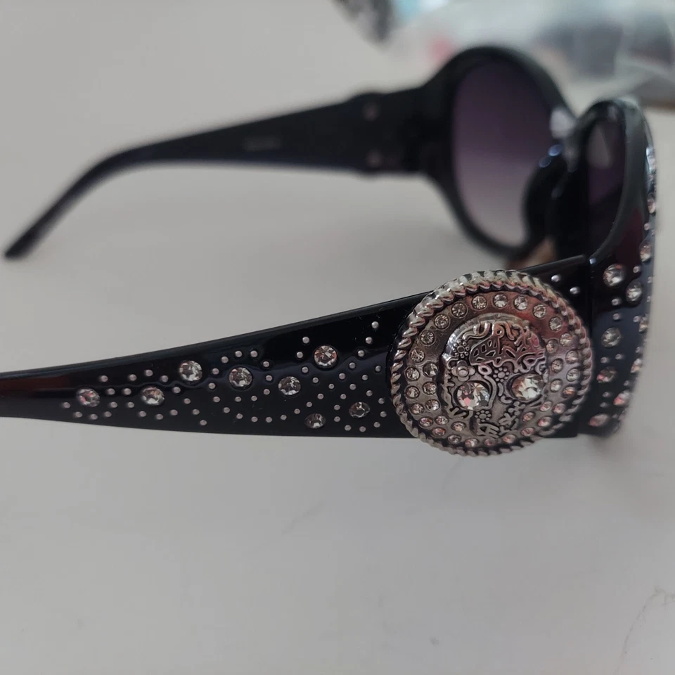 Gafas de sol Montana West para mujer calavera concho pedrería negras brillantes Foto 3 de 4