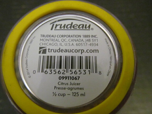 Trudeau Mini Citrus Juicer 1/2 Cup