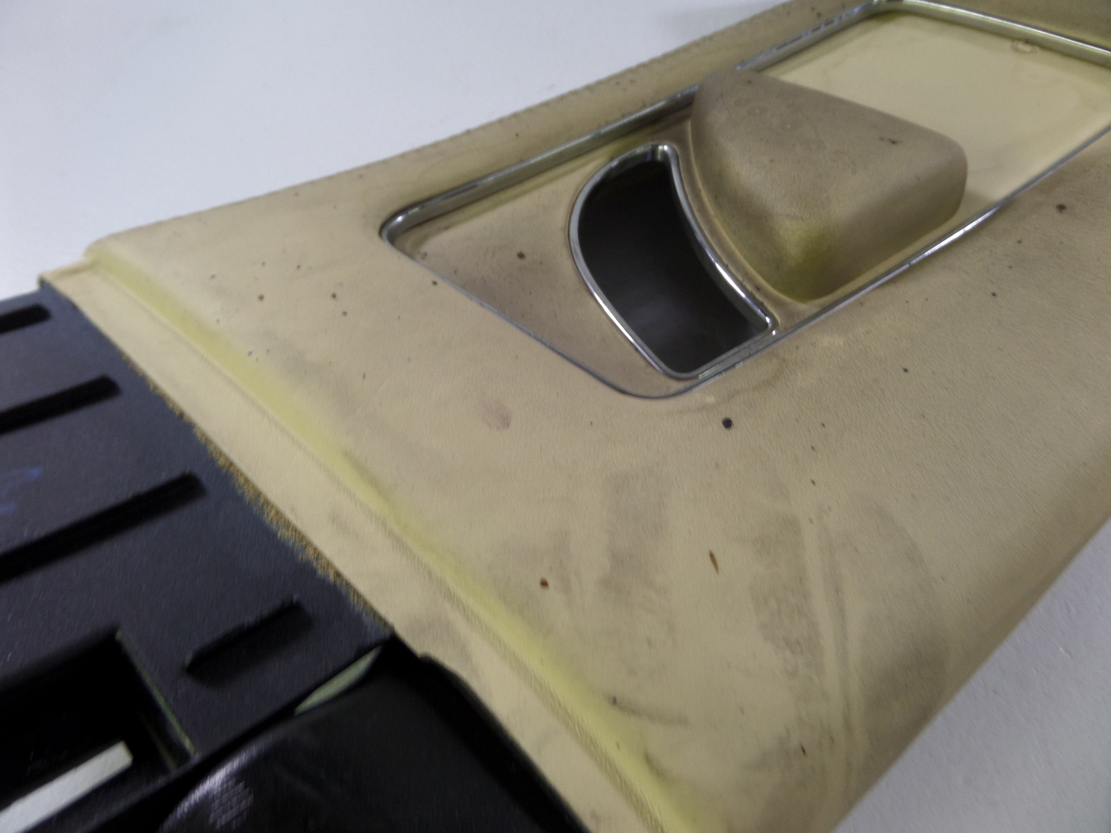 06-13 Bentley Continental Flying Spur Right Upper B Pillar Trim MAGNOLIA 09 10 
