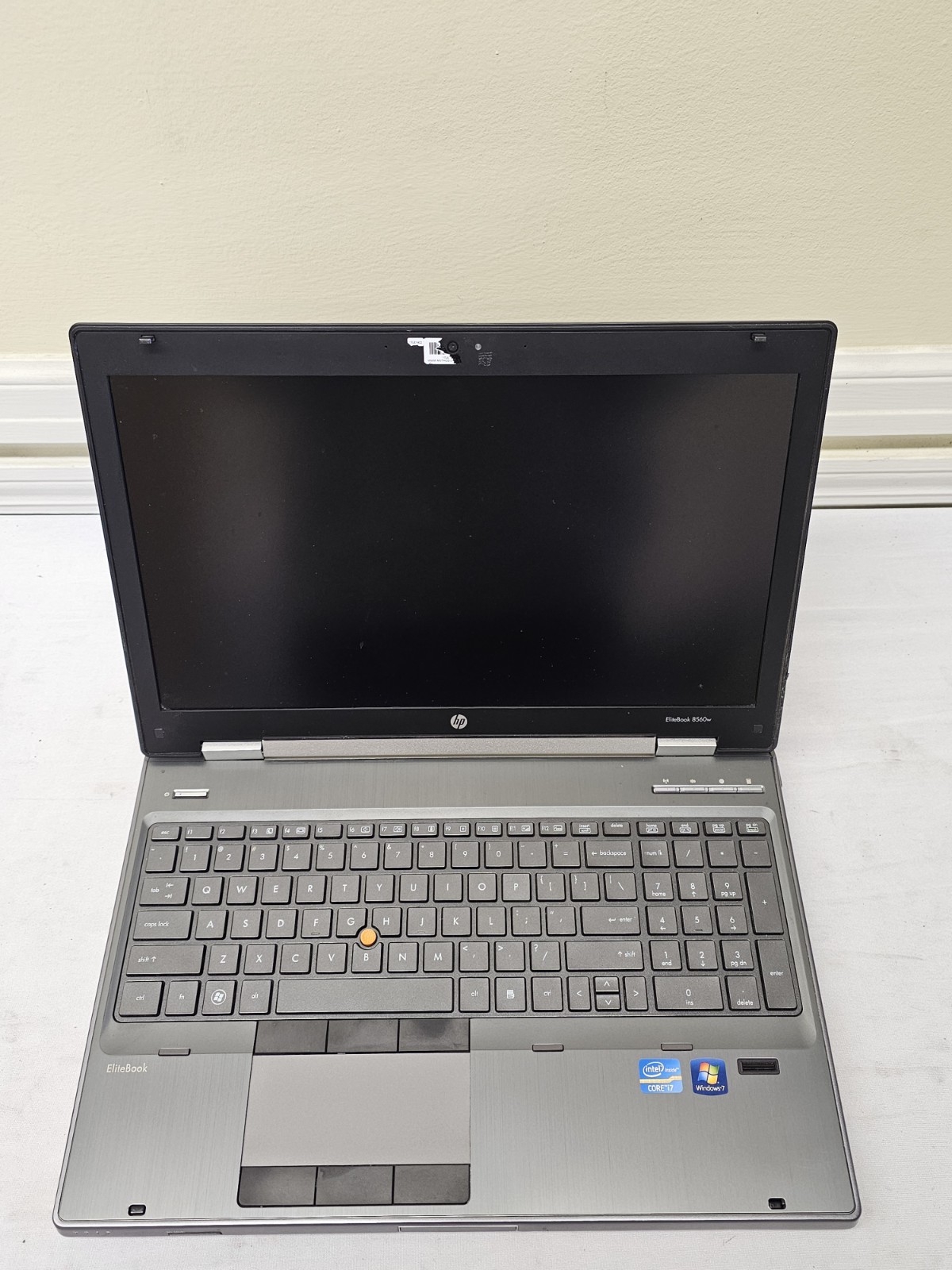 HP EliteBook 8560W Laptop - Intel i7 - WON'T BOOT - BATT STUCK - READ DESC.
