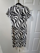 New Fashion Nova Print Stretch Ribbed Knee Length Dress XL Fits Like Medium 