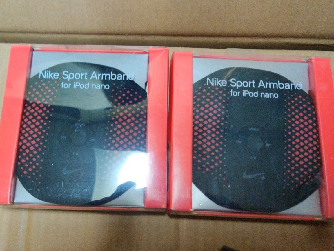 Nike Sport Armband for IPOD Nano - Red Black New