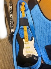 Buen estado Fender Japón Stratocaster fabricada en 2012 funcionamiento confirmado