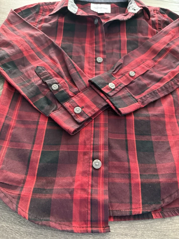 Camisa con botones roja a cuadros 5t Calvin Klein para niños Foto 3 de 4