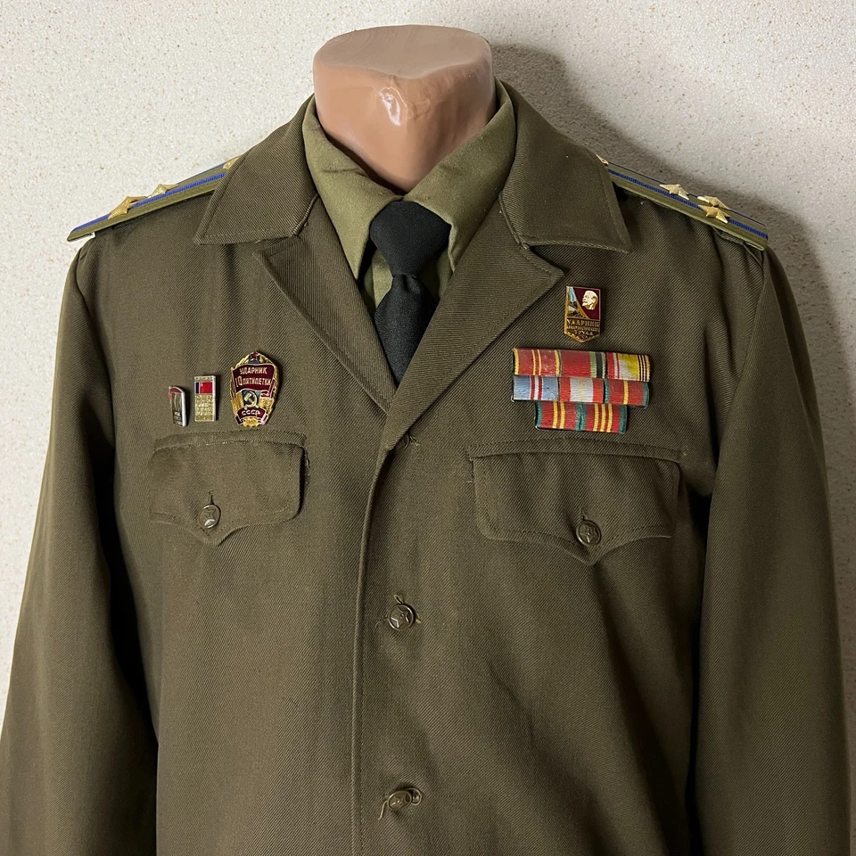 1970-80s, KGB URSR Soviético Oficial Guerra Fría Uniforme Chaqueta Camisa y Conjunto de Corbata. Foto 3 de 4