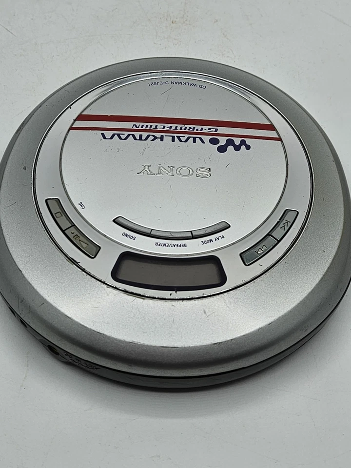 Reproductor de CD portátil Sony D-EJ621 Walkman plateado protección G - probado y funcionando Foto 2 de 4
