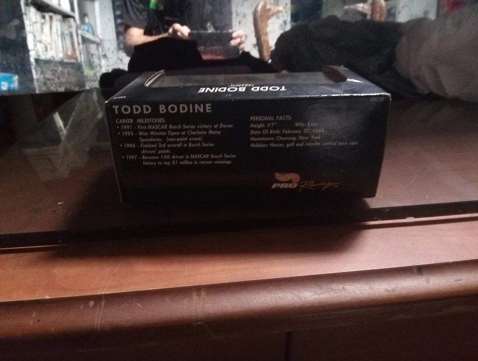 Team Hot Wheels Pro Racing 1998 fundido a presión 1:43 Todd Bodine #35 Tabasco NASCAR Foto 3 de 3