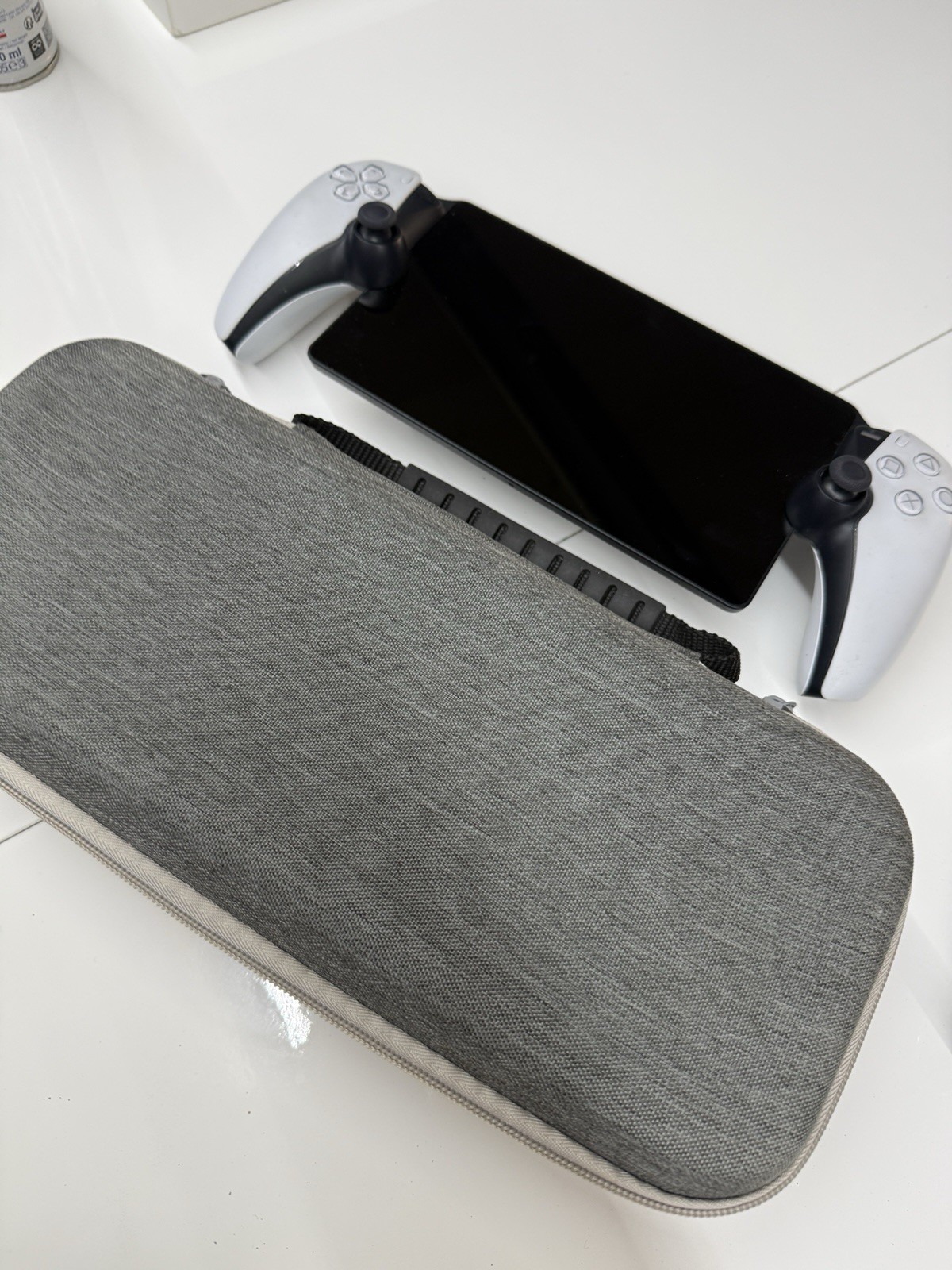 Sony PlayStation Portal Remote Player Portatile per PS5 Bianco/Nero con Custodia foto 4