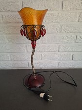 Lampe vintage avec abat-jour tulipe orange et pampilles rouges