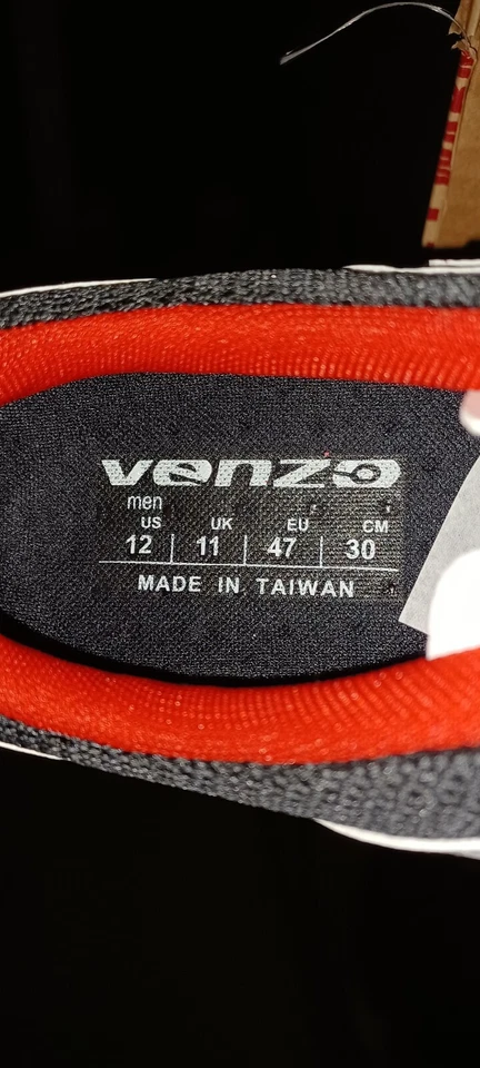 Zapatillas de ciclismo Venzo para hombre talla 12 con tacos nuevos rojo blanco y negro nuevas Foto 3 de 4