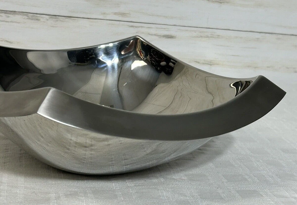 YAMAZAKI SIGNATURE COLLECTION MCM Stainless steel Salad Bowl Modernist 12" x 12" - Image 2 of 4