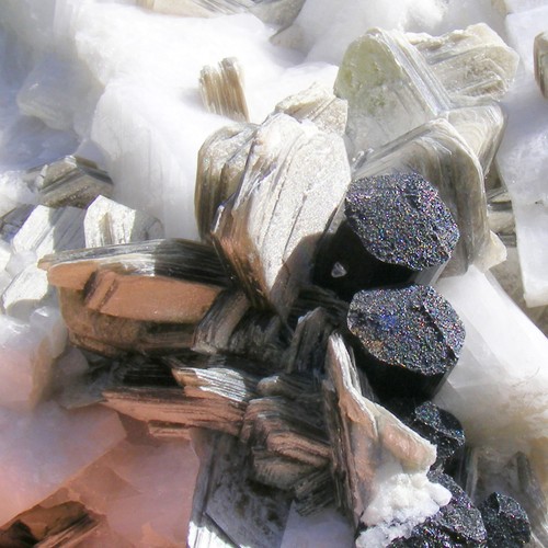 Turmalina Schorl Cristales Moscovita Mica Stilbite Afganistán XL Espécimen 15 cm - Imagen 12 de 15