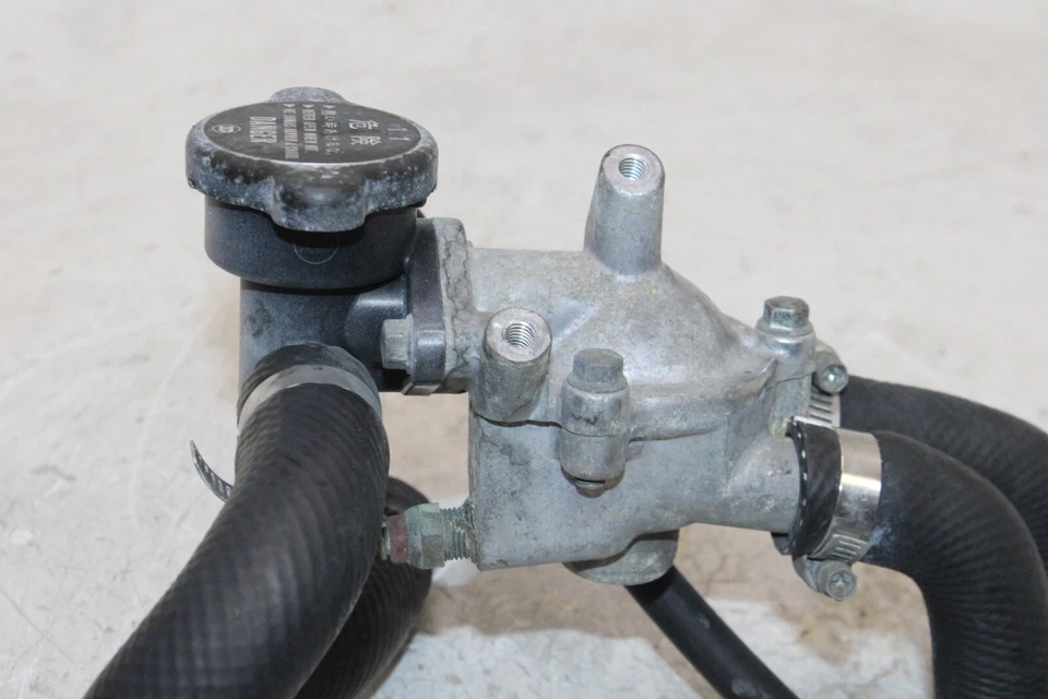 CARCASA TERMOSTATO KAWASAKI NINJA 500 OEM 87-96 Foto 4 de 4