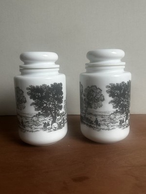 2 70er Jahre Maxwell House weiße Milchgläser mit Landhausszene Gläser mit Deckel. #A226