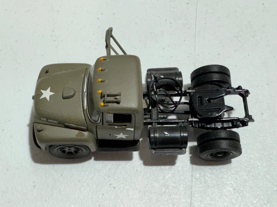 FIRST GEAR, FORD F-800 TRACTOR TRAILER TRUCK MILITARY US ARMY 1/50 VINTAGE - Image 4 of 4