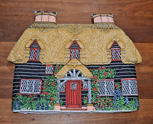 Frances Worters Thatched Cottage Quilted Tea Cosy /Cozy New W/O Packaging
