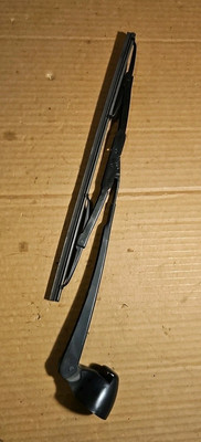 2004 WV GOLF MK4 REAR WINDOW WIPER 1J6955707A IN GOOD CONDITION 