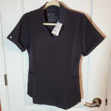 Figs Womens Scrub Top NWT Technical Collection 3 pockets black size XS