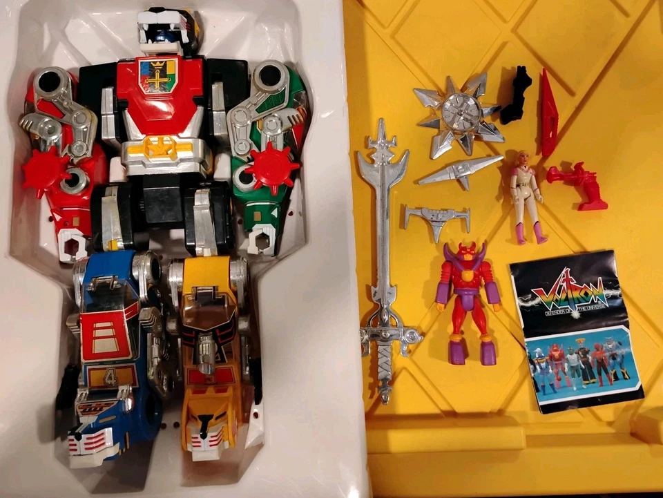 VINTAGE 1984 VOLTRON PANOSH  LION FORCE ACTION FIGURE & Accessories (( READ )) - Image 2 of 4