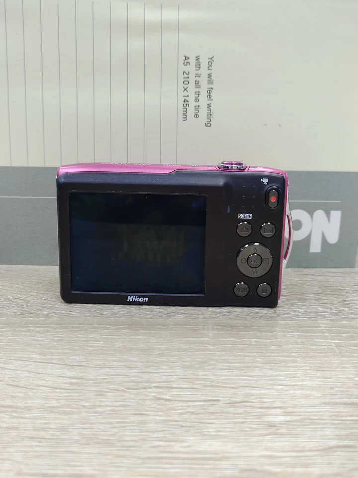 Cámara digital compacta Nikon Coolpix S3300 16 MP 6x zoom 90 % nueva idioma inglés Foto 3 de 4