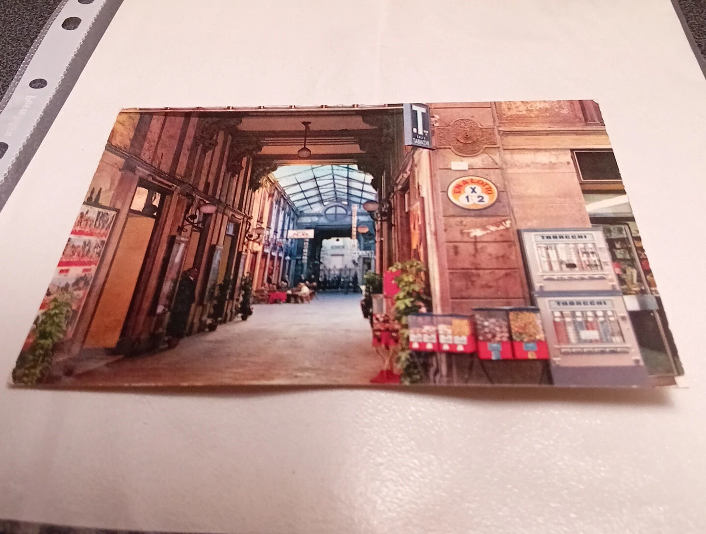 Foto 1 di 4
